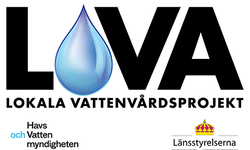 Logotype för LOVA. Bokstäverna LOVA där O.et är forma som en vattendroppe.